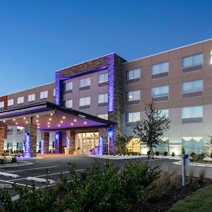 Holiday Inn Express & Suites - Wilmington West - Medical Park, An Ihg Hotel